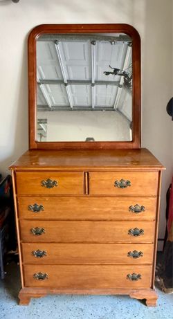 Vintage Dresser!