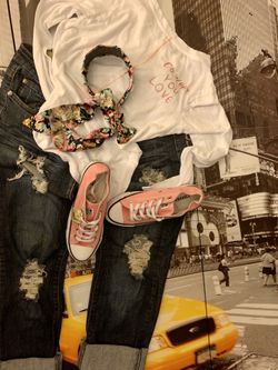 Pink new converse size 7 women’s