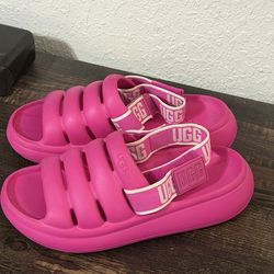 Ugg sandals size 8 $30 firm pick up only cash only