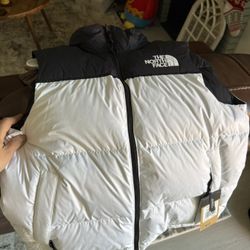 North face Nuptse Vest Size Medium 