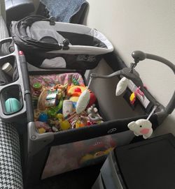Baby play pen