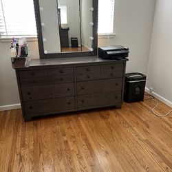 Dresser With Or W/out Mirror 