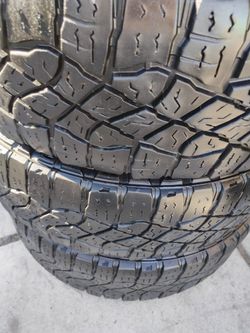 Used set of tires 275 65 18 Goodyear