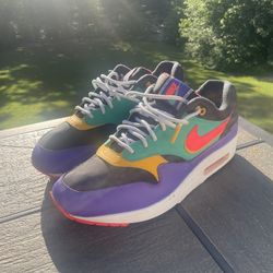 Nike Air Max Windbreaker Size 9.5