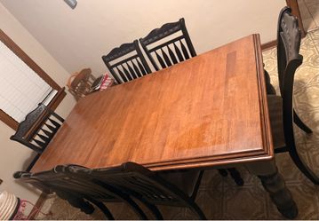 Dinning room table