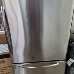 Amana Bottom Freezer 