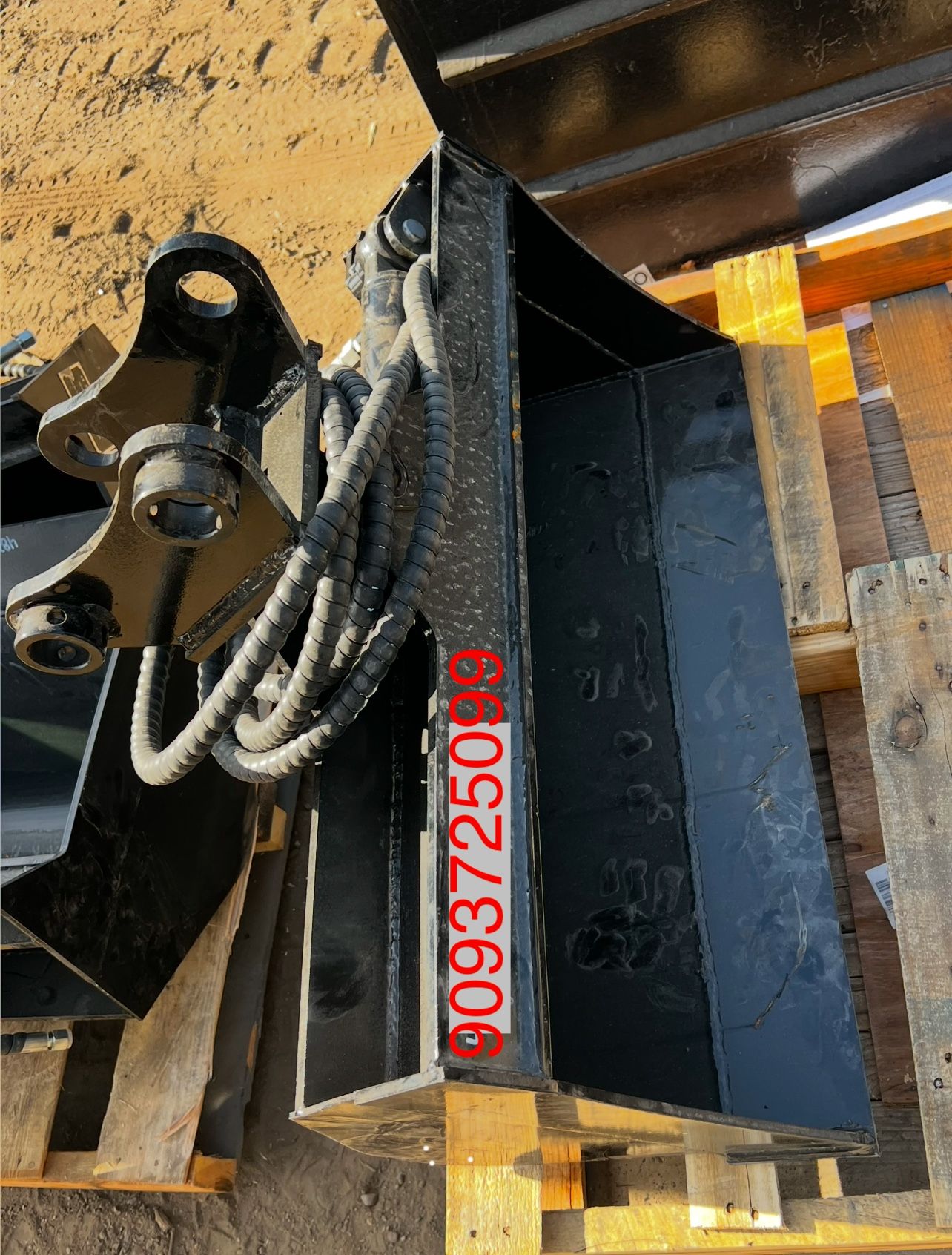 Excavator Hydraulic Tilt Bucket 32” 40MM pins