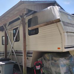 1992 Prowler Fleetwood Fifth Wheel