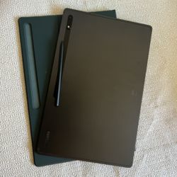 Samsung Galaxy Tab S8 Ultra (2022 Model) 256gb with keyboard, case & Stylus Pen 