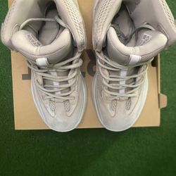Adidas Yeeyz Desert Boot Salt Size 8.5 In Great Condition With Shoe Box. 