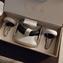 256 Gb Oculus With Headstrap, Stand, And Link Cable