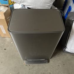 Kohler 47L Step Trash Can