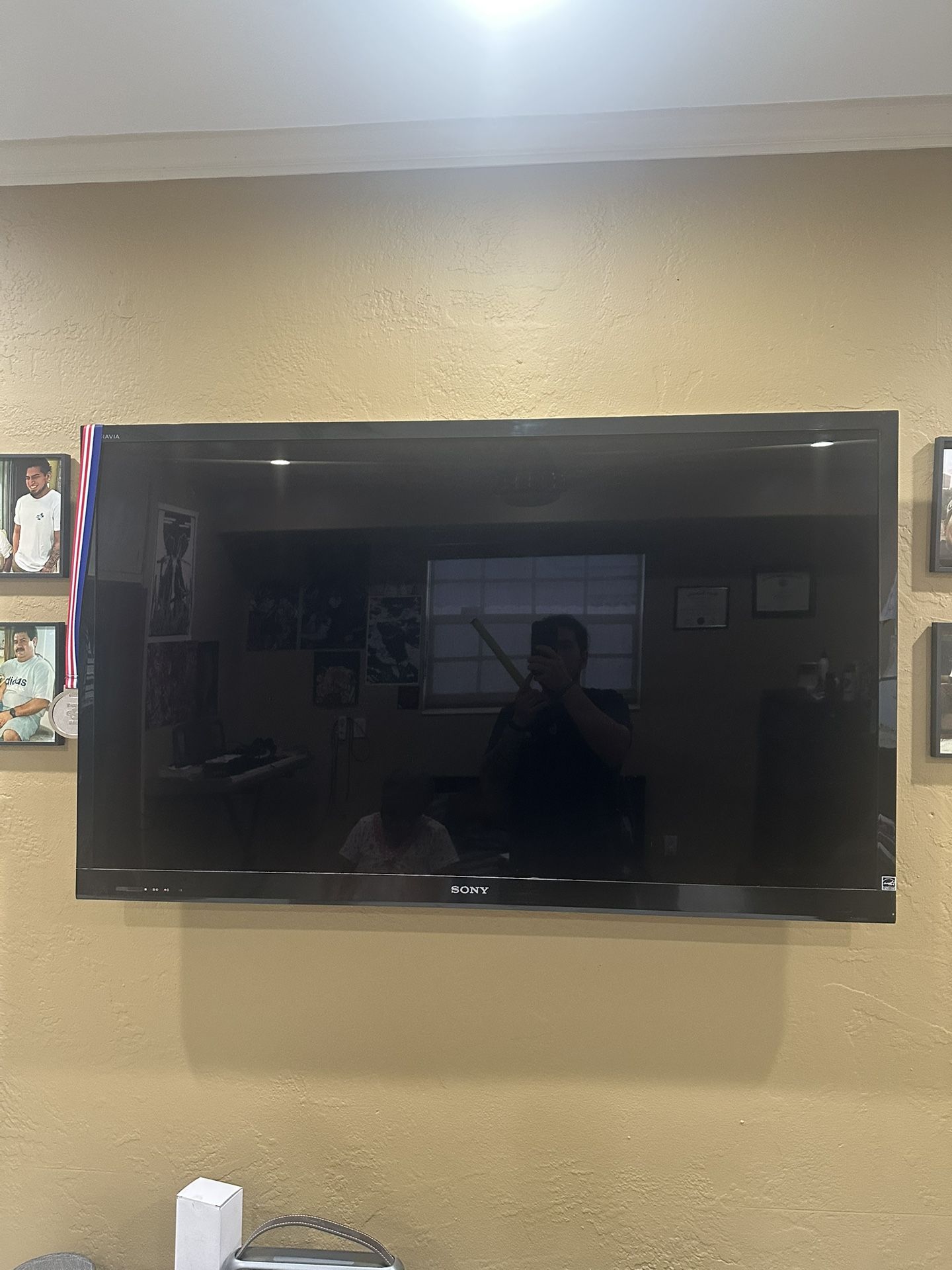 Sony TV (model KDL55HX729)
