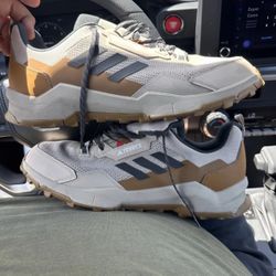 [IH1131] MENS ADIDAS TERREX AX4  size 14 men