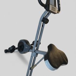 Foldable spinning bike 8 levels resistance / digital display supports 330 lbs.