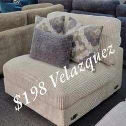 ✅️✅️Beautiful X Large SIze Armless Chair✅️ Pillows Not Included 