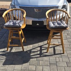 (2) Vintage Swivel Wood Barstools With Pads(Set)