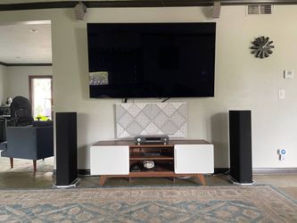 Home theatre 2.2/stereo system with 2 tower speakers from Definitive Technology