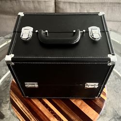 CABOODLES 6-TRAY MAKEUP CASE 