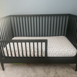 Crate & Barrel Hampshire Crib With Toddler Rail And Mattress 