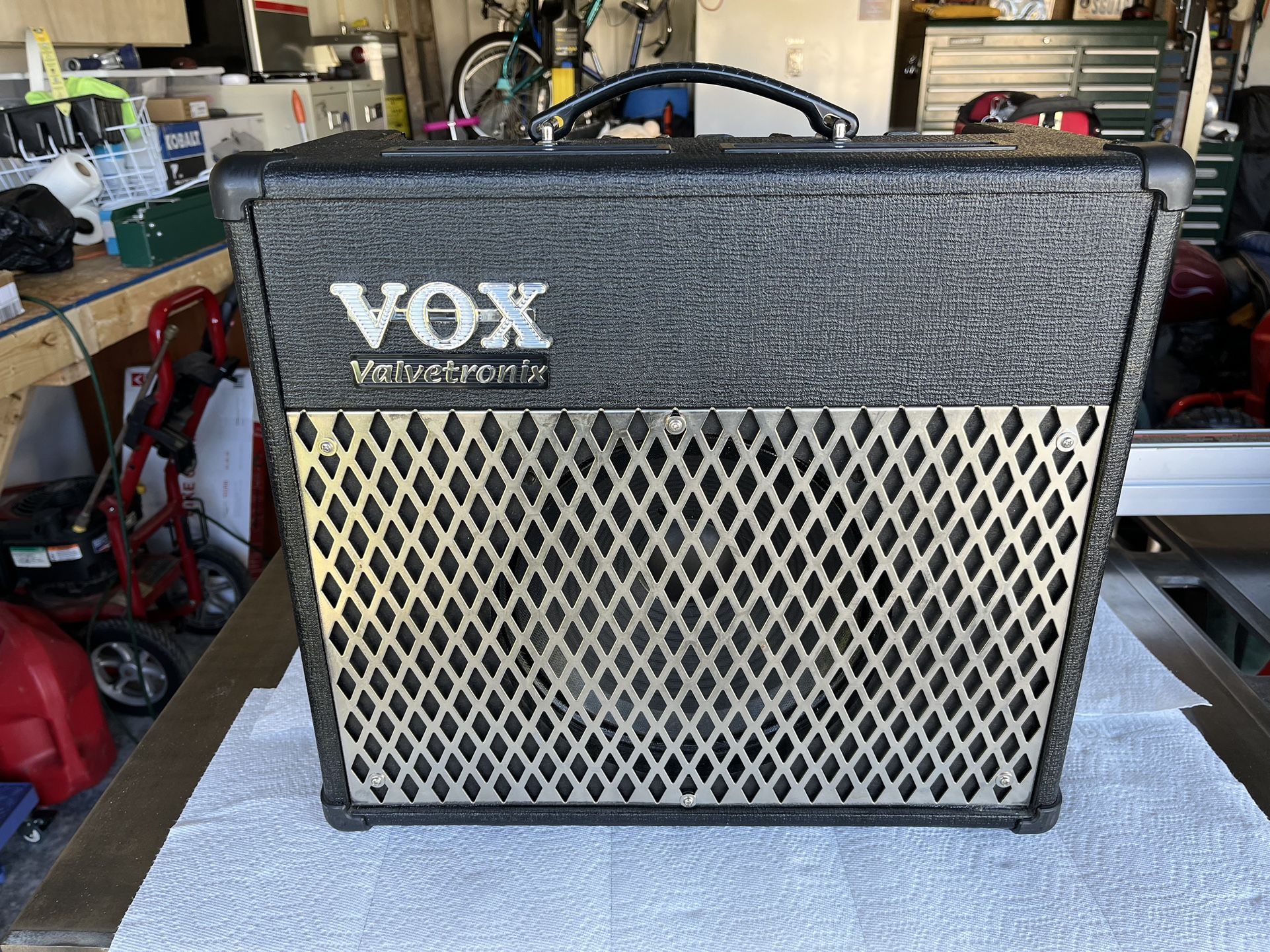 VOX Amp. Really A Nice Unit