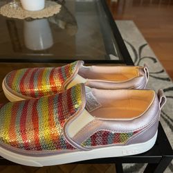 UGG Sneakers Multicolor Size 5M.