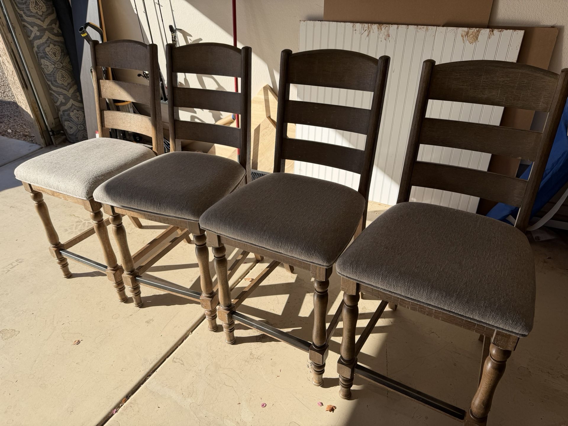 Highland Ladderback 24" Chairs/Stools