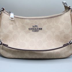 Coach Teri Shoulder Bag (15.5cm x 24.5cm x 7.5cm)