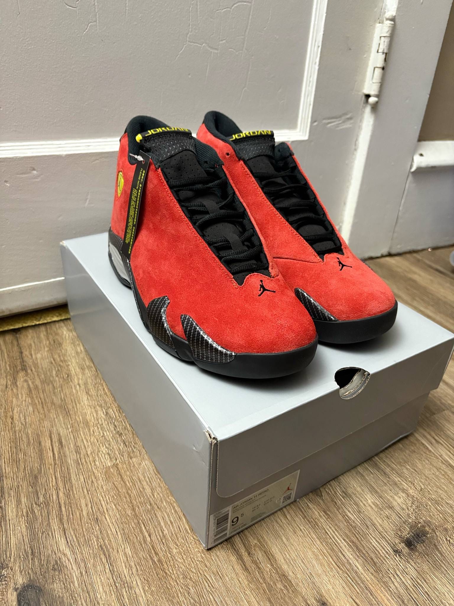 Jordan 14 Ferarri