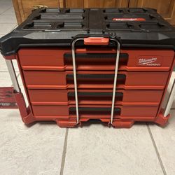 Milwaukee PACKOUT 4-Drawer Tool Box