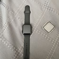 Apple Watch SE 44mm Aluminum 