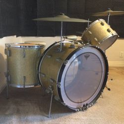 🔥1951 “RADIO KING” SLINGERLAND🔥3-PIECE DRUM SET🔥24” BASS DRUM, 16” FLOOR TOM, 13” TOM🔥RARE BADGE🔥EXCELLENT🔥SOUNDS AMAZING!🔥$2500🔥