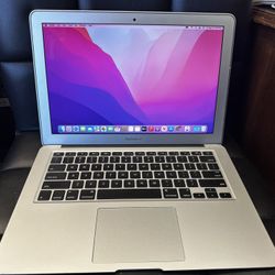 Macbook Air 13 nches- MacOS Monterey