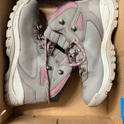 Women’s Hiking Boots