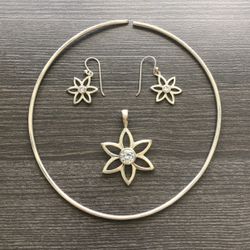 Sterling Silver adjustable necklace, pendant & earring set. heavy solid sterling silver