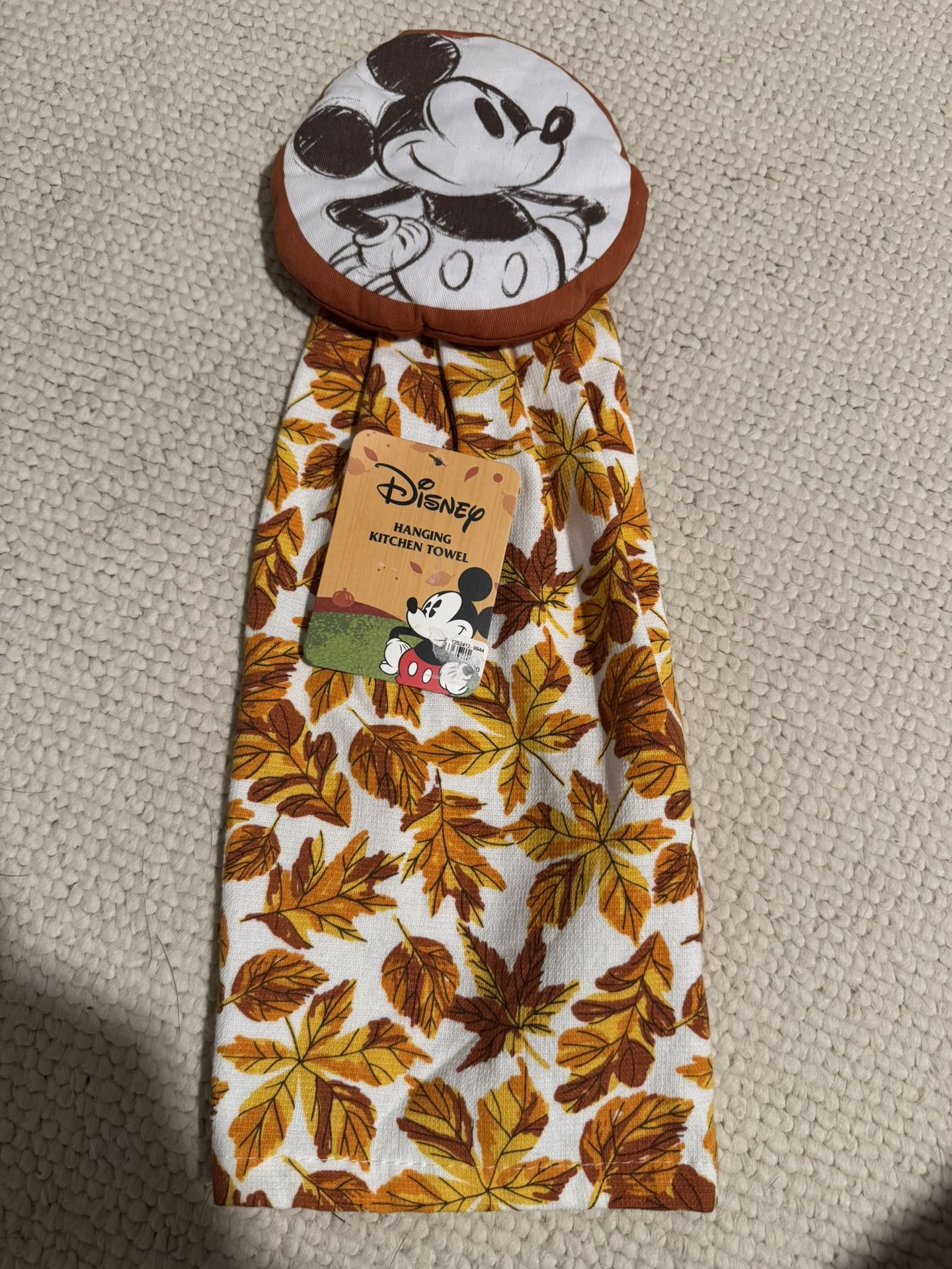 New Disney Mickey Mouse Fall Leaves Hanging Hand Towel