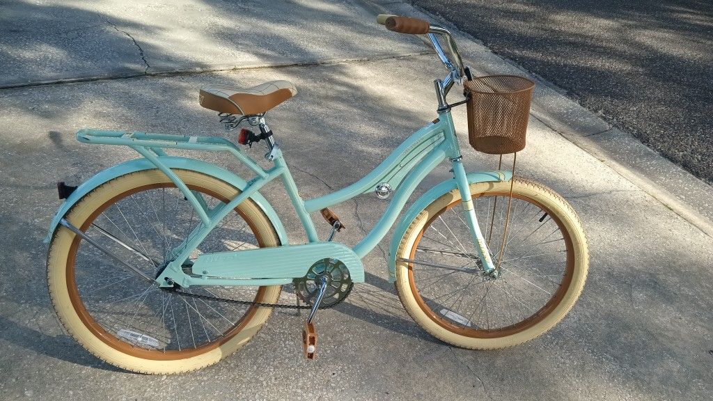 Huffy 24" Nel lusso Girls Women's Cruiser Bike Like New Condition 