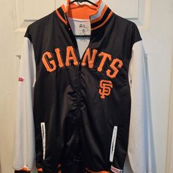 Giants / Large