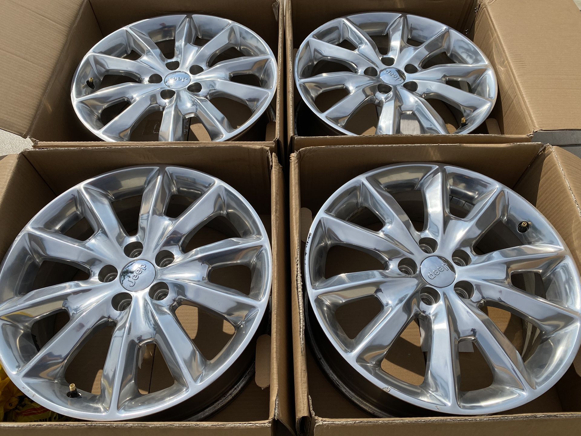 2014-2021 Jeep Cherokee wheels 18" 5x110 OEM Polished