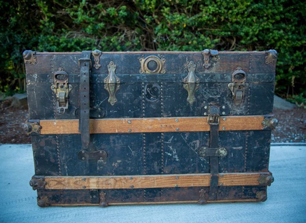 Antique Steamer Trunk Case Storage Vintage