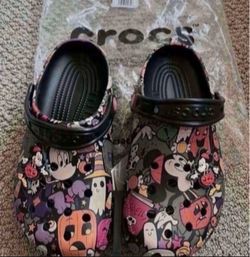 Disney Halloween  Crocs Size M5/W7