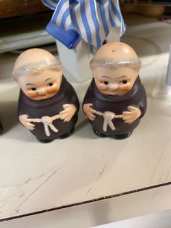 Vintage fryer salt and pepper shakers