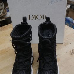 Dior Solar 900 noir black KCI661RCA WS -boot Dior Solar Low size 35.5 pre owned. with box and receipt. 
