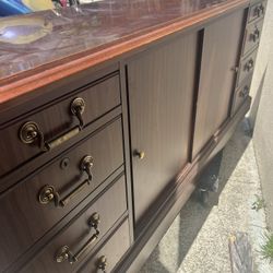 Credenza 