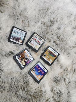 Nintendo DS 5-Game Bundle Lot - Mario Kart DS, Myst, Bejeweled 3 & More!