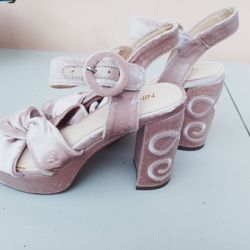 Nine west pink velvet High heels Size 6