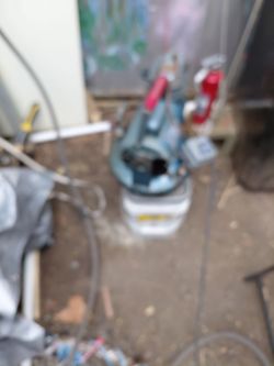 Portable air compressor