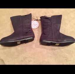 NWT, Girl Size 7 - 8 Black Fringe Boots