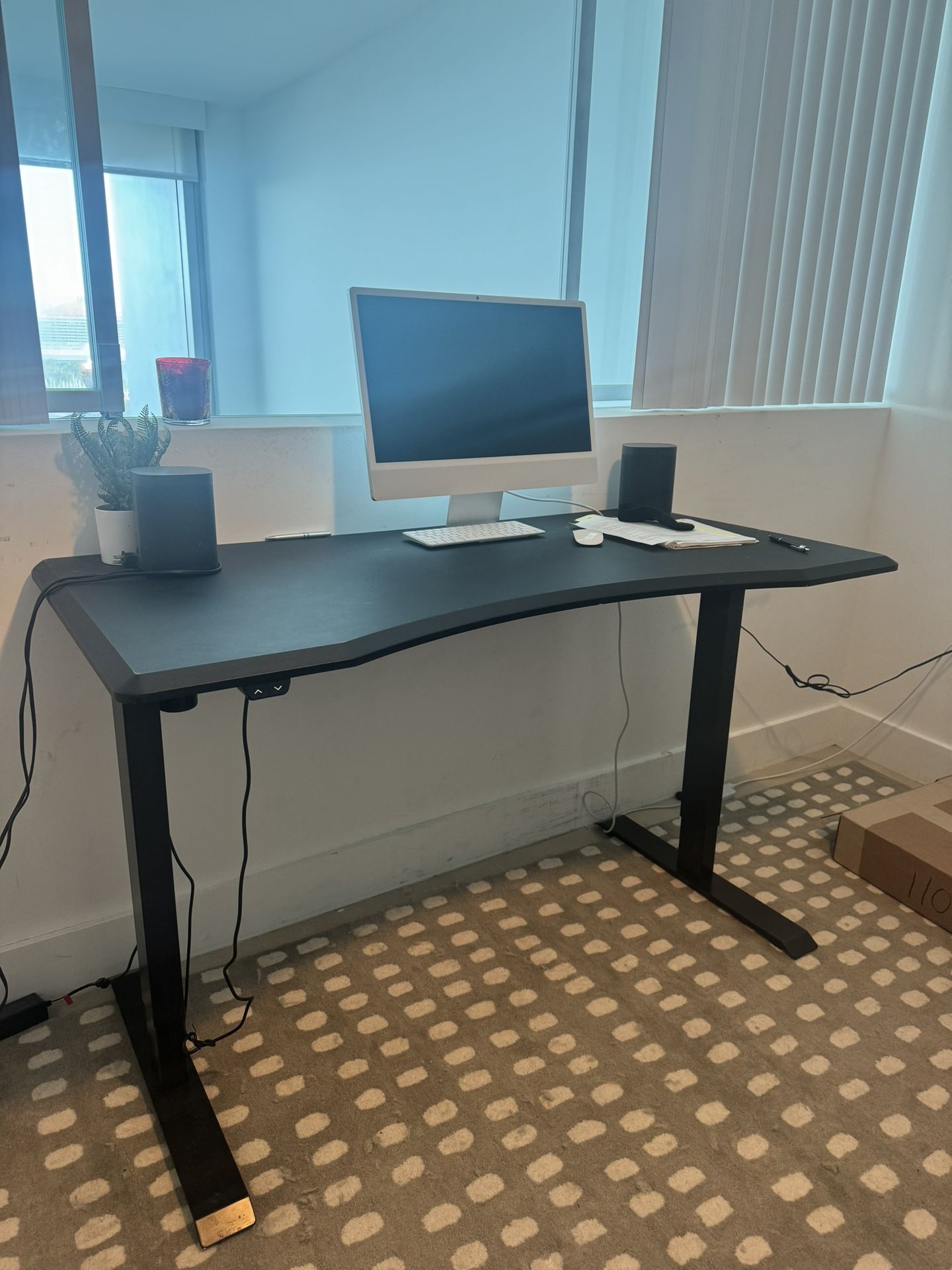 Electric desk
