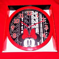 NEW Disney Limited Edition Minnie Mouse Wall Clock 